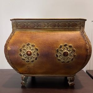 Metal Planter Pot or Decor Pot